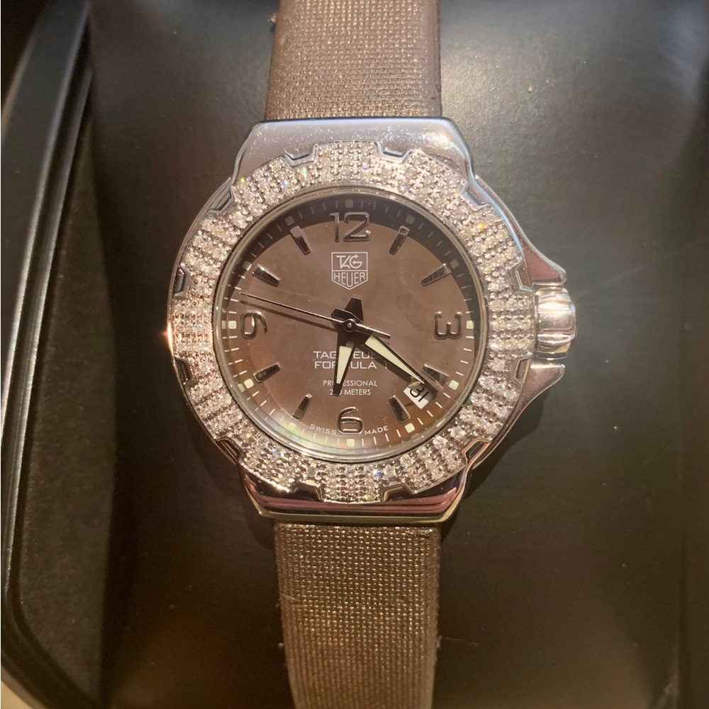 AUTHENTIC WOMENS TAG HEUER FORMULA 1 DIAMONDS BROWN MOP WITH SS BAND & NWT SATIN